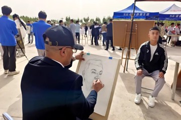 彩神8争霸app职业周教育艺术系展览“定格你的微笑”