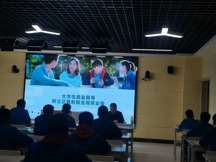 院领导走进思政课堂🦸‍♀️，讲授“形势与政策”课