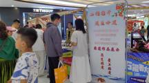 现代纺织服装设计学院手工社团非遗文创活动彰显民族团结力量